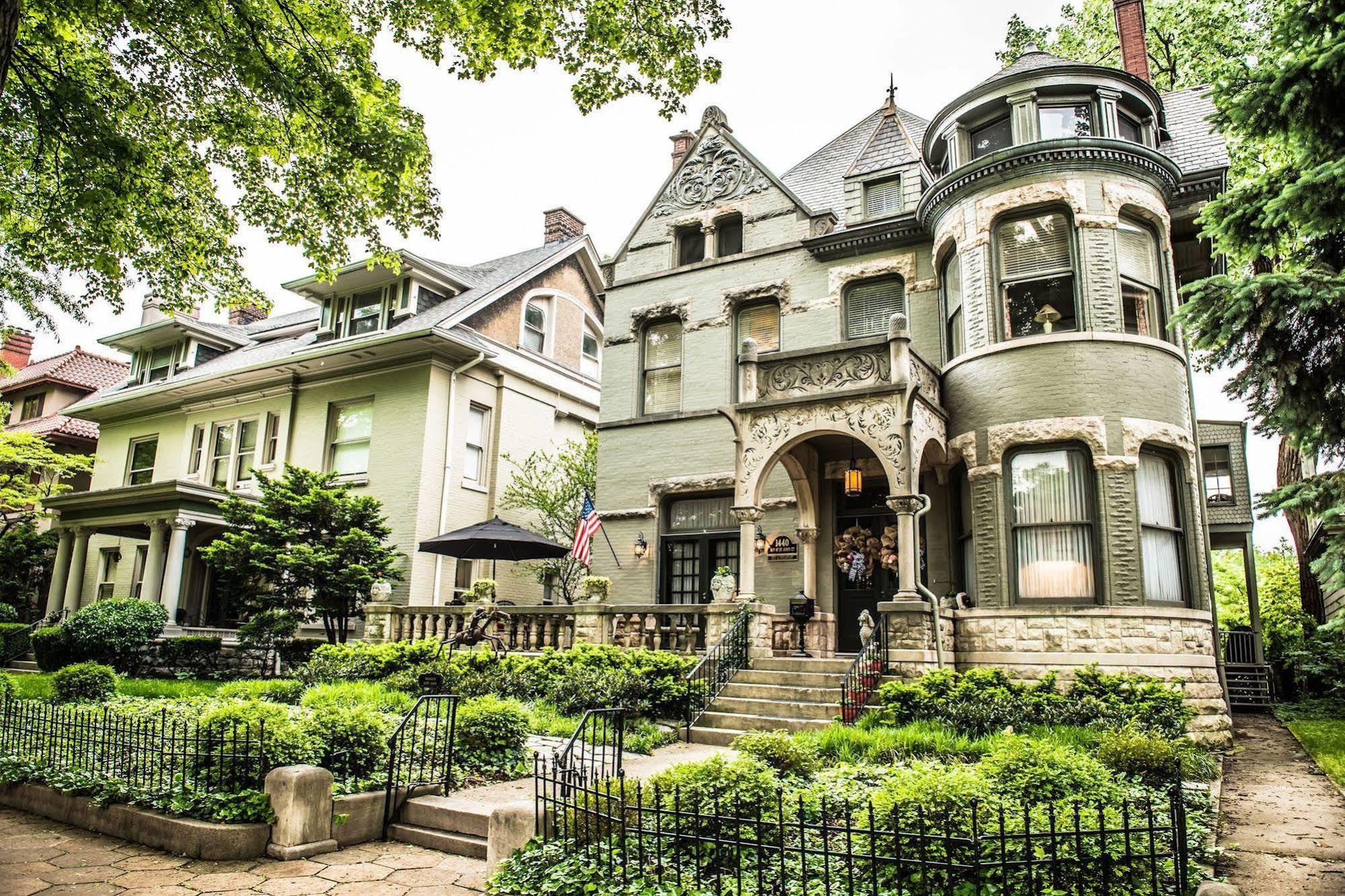 Inn At St James Court Louisville Exterior photo